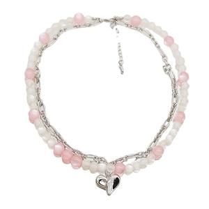 Collier double couche de perles roses avec pendentif en forme de cœur argenté
