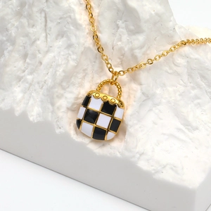 Minimalistische Titanium Staal Schaakbordpatroon Mini Tas Hanger Ketting Voor Vrouwen Verguld Druppellijm Mode Sieraden