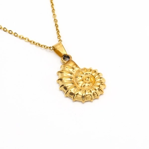 Elegante 18k vergulde roestvrijstalen ketting met schelphanger en fijne O-schakel