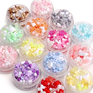 Set perline acriliche colorate fai-da-te con stelle cuori fiori in barattoli per gioielli