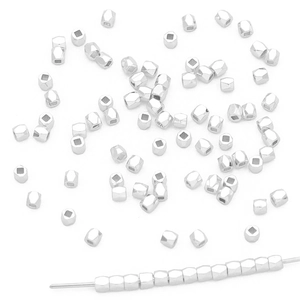 Cuentas cuadradas facetadas de plata bañada en oro de 14K para joyería artesanal