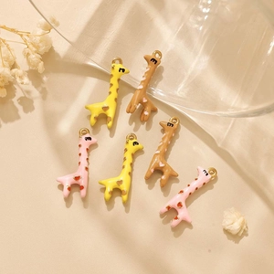 6-delige kleurrijke giraffe bedeltjes van emaille met hartpatronen voor DIY-sieraden