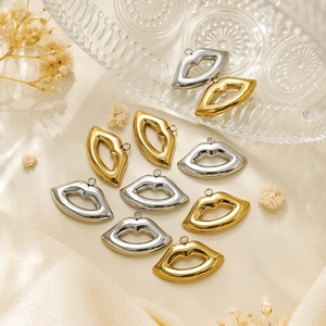 304 Edelstahl Hohl Lippen Anhänger Vintage Personalisiert Vakuum Vergoldet DIY Schmuckherstellung Charms Zubehör Für Damen