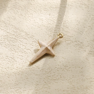 Minimalistischer cremefarbener Sternanhänger aus 304 Edelstahl mit Goldbeschichtung
