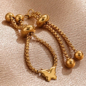 Verstellbares goldenes Edelstahl-Boxarmband mit Schmetterlingsanhänger und Schiebeperlenverschluss