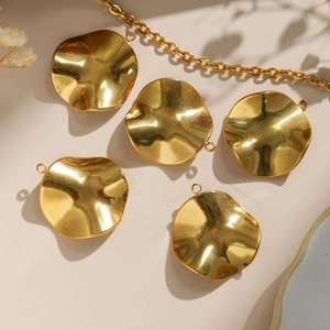 Colgantes de hoja de loto irregulares de acero inoxidable 304 dorado para joyería DIY