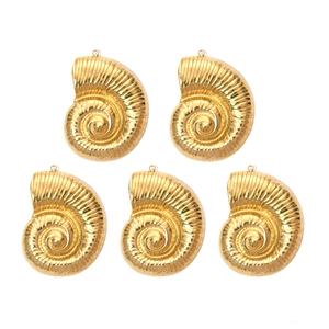 Lot de cinq pendentifs coquillages en acier inoxydable doré avec texture spirale pour DIY