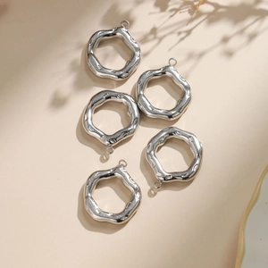 Five pieces of 304 stainless steel hammered circular pendants for DIY jewelry design