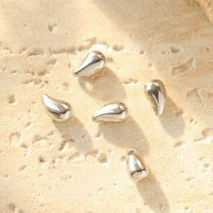 Perles gouttes d'eau en acier inoxydable 304 poli pour fabrication de bijoux sur sable