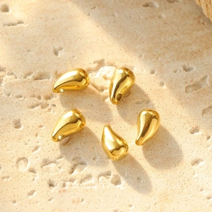 Lot de cinq perles gouttes d'eau en acier inoxydable 304 doré poli pour bijoux DIY