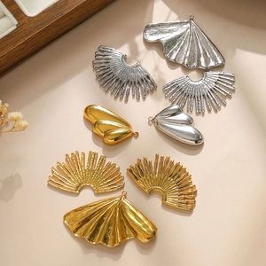 Ginkgoblatt und Sonnenflügel Anhänger aus Gold und Silber Edelstahl für Schmuck