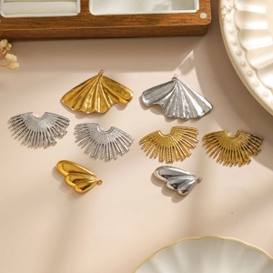 Ginkgo-Blatt und fächerförmige Anhänger aus Edelstahl in Gold- und Silberplattierung