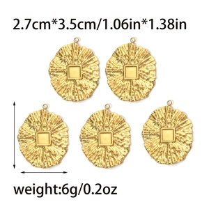 Macro view of 304 stainless steel flower pendants with dimensions and weights for DIY