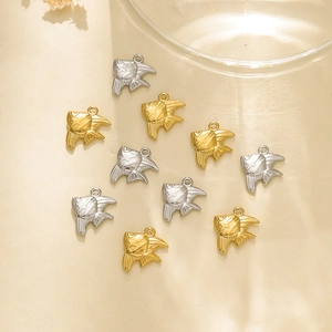 304 stainless steel tropical fish pendants in gold and silver for DIY jewelry making