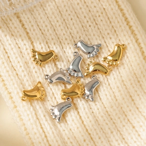 Colgantes de pies de bebé en acero 304 oro y plata para creación de joyas DIY