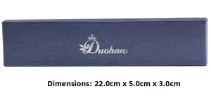 Gedetailleerd overzicht van donkerblauwe juwelendoos met logo en afmetingen 22x5x3cm