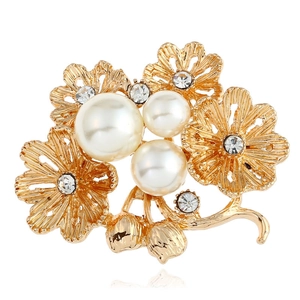 Élégante broche fleur dorée avec perles vintage et strass brillants pour femmes