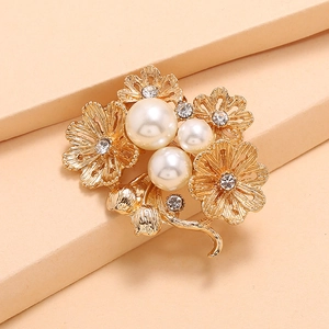 Élégante Broche Fleur de Marguerite Avec Künstliche Perles d'Imitation Strass Alliage Plaqué Or Broche Florale Évidée pour Femme Mariage Fête Bijoux