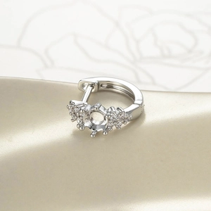 Pendiente de aro huggie plateado con engaste de circonita 4 mm para joyería DIY