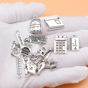 Lot de 15 pendentifs scolaires en argent antique avec bus et cartable pour bijoux DIY