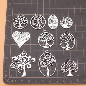 10er-Set antik-silberne Lebensbaum-Anhänger in verschiedenen Metalldesigns