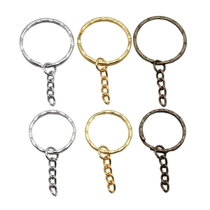 Polished 25mm/30mm textured metal key rings with 4-link chains in three metallic finishes