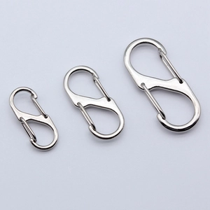 Drei Größen silberner S-Karabiner aus Metall mit Doppel-Federclips für Rucksäcke