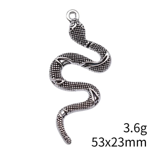Retro slangen hanger 53x23mm voor DIY sieraden met gedetailleerde schubben textuur