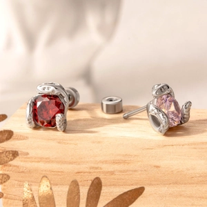 Chirurgenstahl Schlangenohrringe mit roten und rosa Zirkonia und sicherem Schraubverschluss