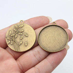 35mm Vintage-Bronze-Anhänger mit Blattrelief für DIY-Schmuckherstellung und Zubehör