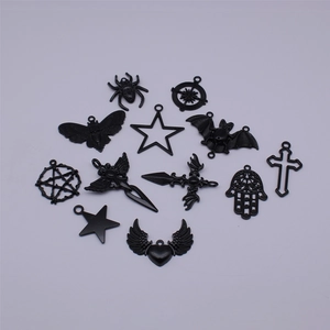 Ciondoli Neri in Lega Gotica per Creazione di Gioielli Fai-da-te Ciondoli Vintage Ragno Croce Pentagramma Teschio Falena Punk Stile Dark Accessori per Artigianato