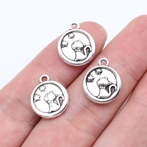 Vintage Alloy Round Cat And Star Pendant For DIY Necklace Bracelet Making Cute Animal Relief Jewelry Accessories