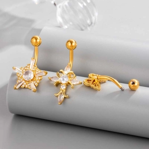 Set di piercing all'ombelico dorati con ciondoli a stella croce e farfalla in zircone
