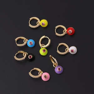 Boucles D'oreilles Huggie Evil Eye En Laiton Et Zircon Avec Pendentif Rond En Émail Coloré Bijoux Pour Femmes