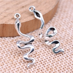 Ciondolo serpente in argento antico per gioielli fai-da-te con design realistico