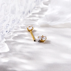 16G Gold-Edelstahl-Nippelpiercing mit quadratischem Zirkonia und Innengewinde-Design