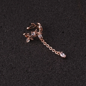 Ear cuff φύλλο σε ροζ χρυσό με κρύσταλλα ζιργκόν και λεπτή κρεμαστή αλυσίδα