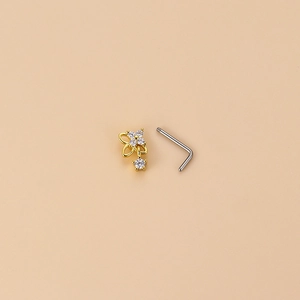 L-förmiger Nasenstecker mit goldener Blume und Zirkonia-Anhängern aus Edelstahl