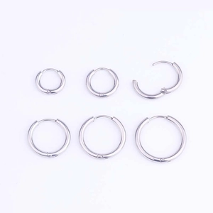 Lot de 6 boucles d'oreilles créoles en acier inoxydable en trois tailles variées