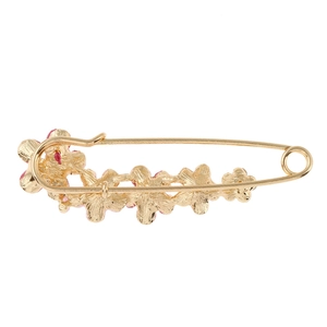 Vue arrière d'une broche florale dorée avec cinq fleurs en émail rose et fermoir de sûreté