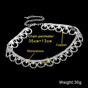 Glitzerndes silbernes Wellen-Choker mit Straßsteinen auf schwarzem Grund, 20 mm breit