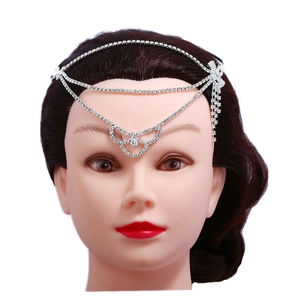 Chaîne de tête bohème argentée avec strass blancs brillants pour coiffure mariée