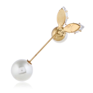 Elegant gold pearl lapel pin featuring a cute rabbit design with zircon crystal ears