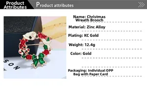 Détail d'une broche couronne de Noël dorée avec des baies rouges et un nœud vert