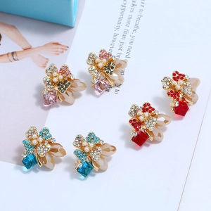 French Vintage Rhinestone Flower Drop Earrings For Women Elegant Gold Plated Alloy Artificial Pearl Crystal Dangle Earrings Jewelry Gift