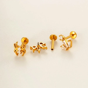 Goldene Edelstahl-Ohrstecker mit Schmetterlings- und Spinnendesigns und Zirkonia-Inlay