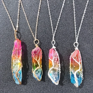Pendenti albero della vita in cristallo arcobaleno avvolto in filo con catene sottili