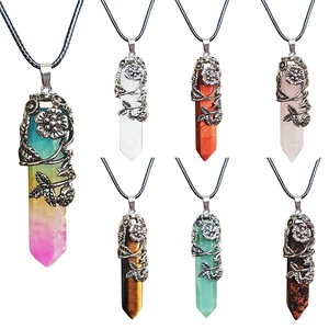 Vintage Legierung Blume Umwickelt Sechseckiges Prisma Kristall Anhänger Halskette Bohemian Naturstein Patronen Halskette Damen Schmuck