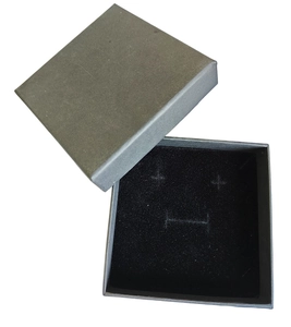 Boîte à bijoux carrée noir mat avec doublure en velours pour colliers et boucles