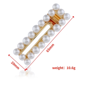 Vue détaillée de la barrette en perles dorées de 65mm avec dimensions indiquées